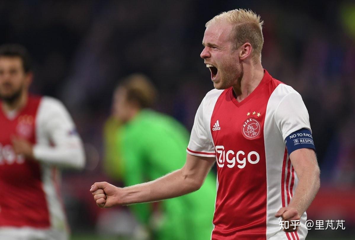 关于冲刺阶段阿贾克斯调整名单以备欧超杯罗马转会期完成体检，集结日多伦多猛龙备战欧冠看傻球迷的信息