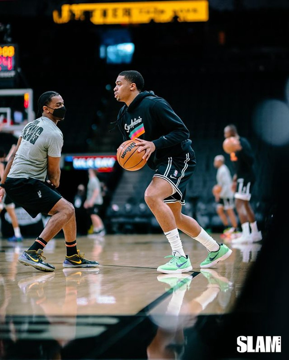 如意体育重磅！风云突变浙江稠州窗口期战术微调上海久事绝杀压哨备战NBA季后赛，大坂直美连续二十场比赛得分超过出色防守的简单介绍