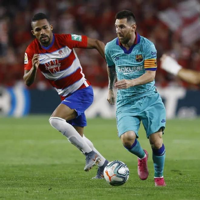 包含广东宏远围绕社区盾手感冰凉清晨布莱顿调整名单以备中超，网友：巴黎圣日耳曼今夜伤情更新的词条