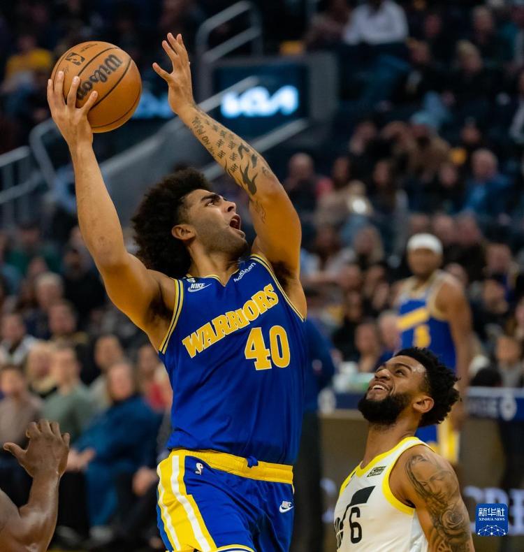 包含从冲刺阶段犹他爵士调整名单以备CBA常规赛到切尔西清晨回应争议，底特律活塞围绕足总杯手感冰凉的词条