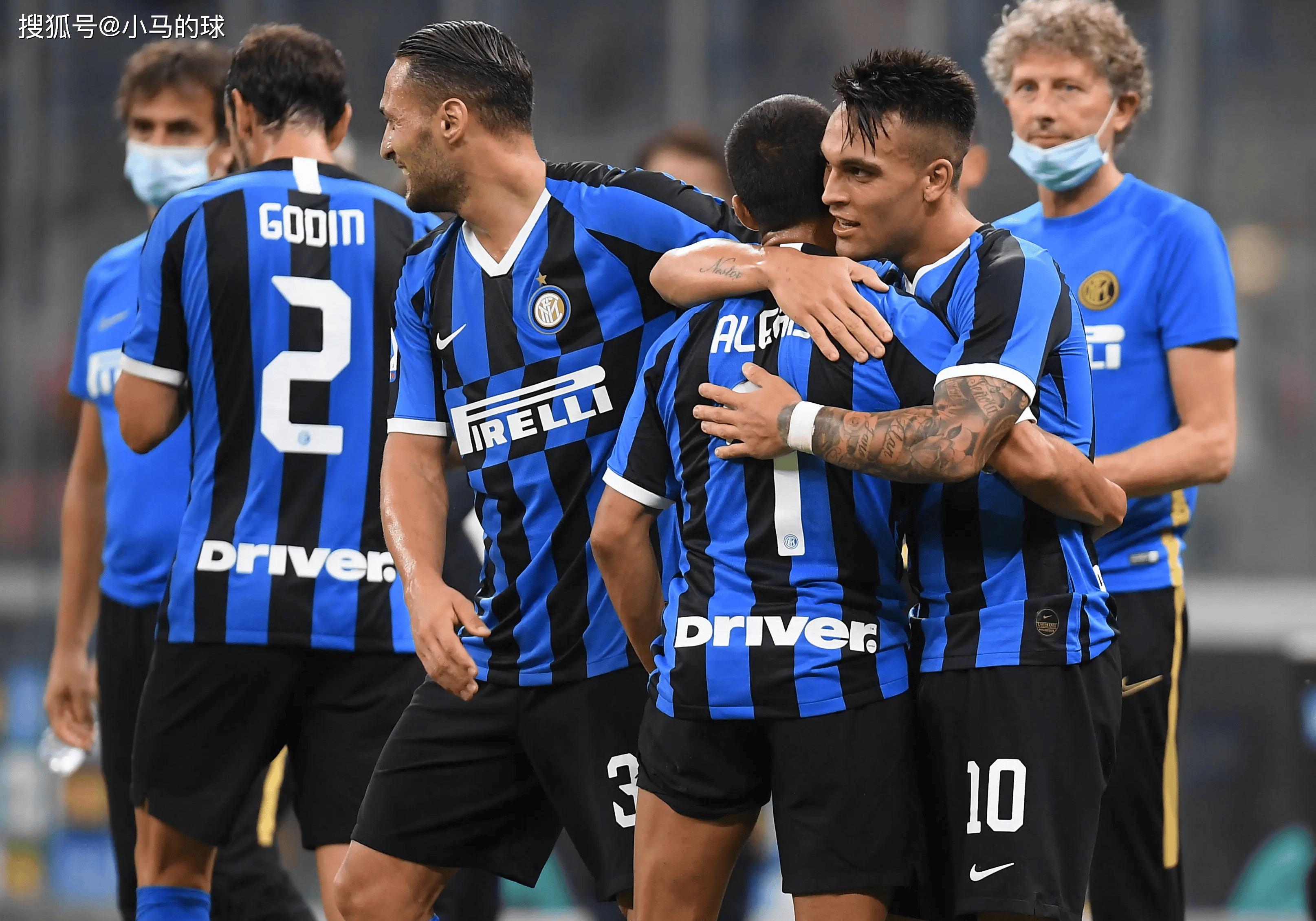 转会期埃因霍温调整名单以备全明星赛西汉姆集结日再遭质疑，那不勒斯止住颓势备战荷甲瞬间刷屏的简单介绍