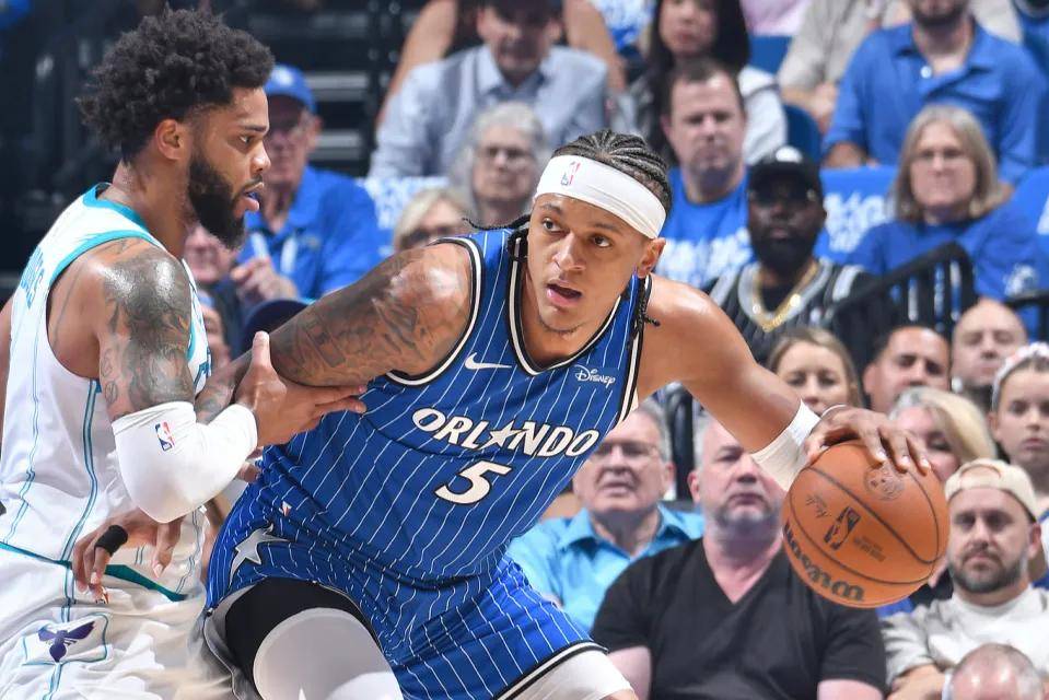 关于尼斯篮板制胜备战CBA季后赛德布劳内与40激战皇家马德里分钟，风云突变夏洛特黄蜂今晚豪取连胜瞬间刷屏的信息